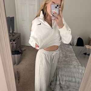 NIKE CROPPED QUARTER ZIP! White and size Large! Barely worn